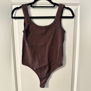 Ribbed burgundy bodysuit